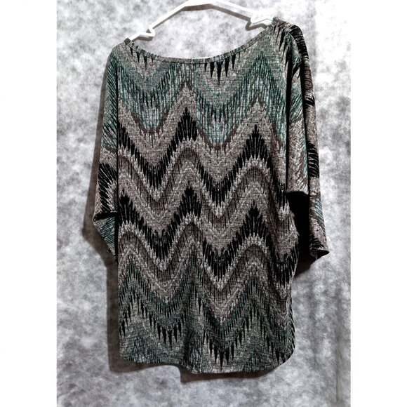 Olivia & Blu top Wmn's Sz 1X green tan black bargello look - Picture 2 of 2